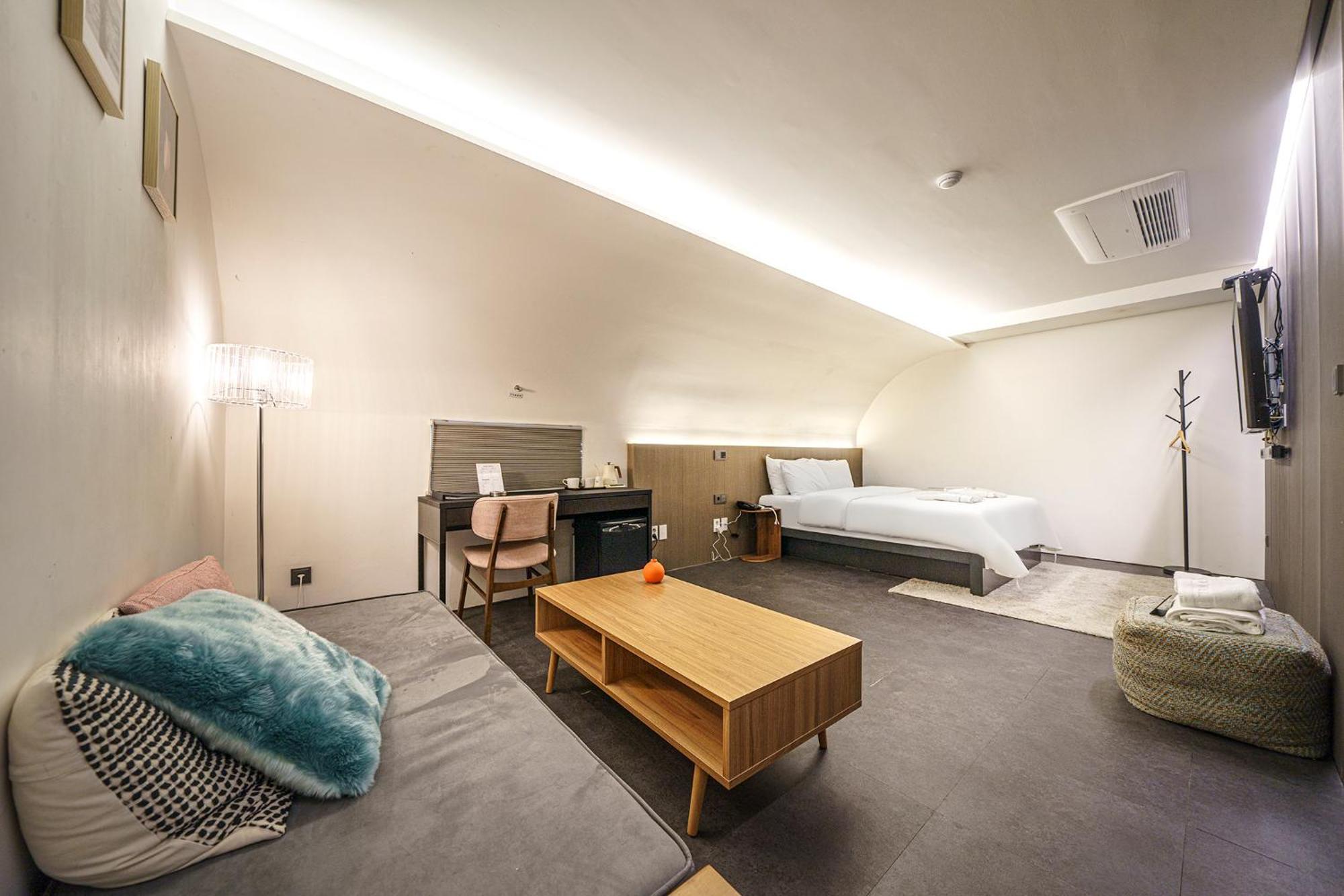 UNI Hotel Seoel Buitenkant foto